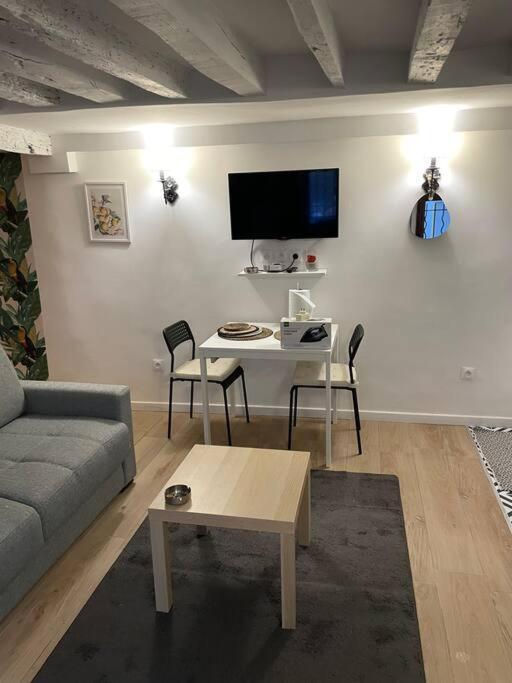 Appartement Confortable - Opera - Place De La Madeleine - Saint Martin - 4 Pers Paris Bagian luar foto