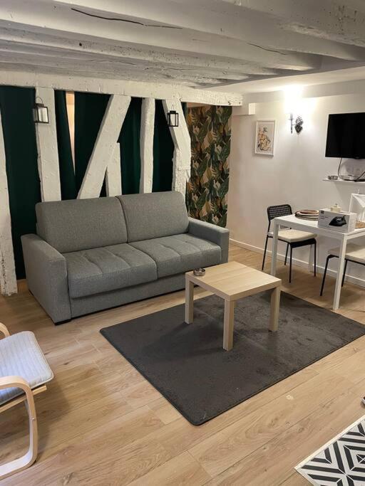 Appartement Confortable - Opera - Place De La Madeleine - Saint Martin - 4 Pers Paris Bagian luar foto